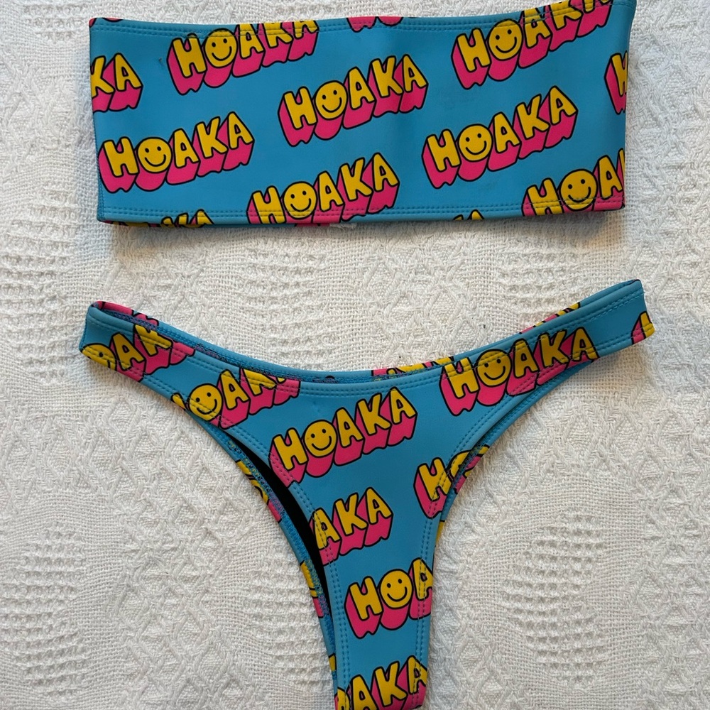 Smiley HOAKA x PONY
Neoprene Swim